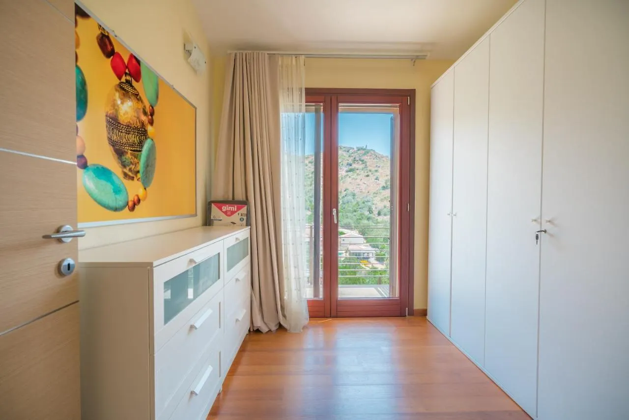 Villa Luna . Chia Eden Rock . Wifi Ac Riva dei Pini 0*,  Italy